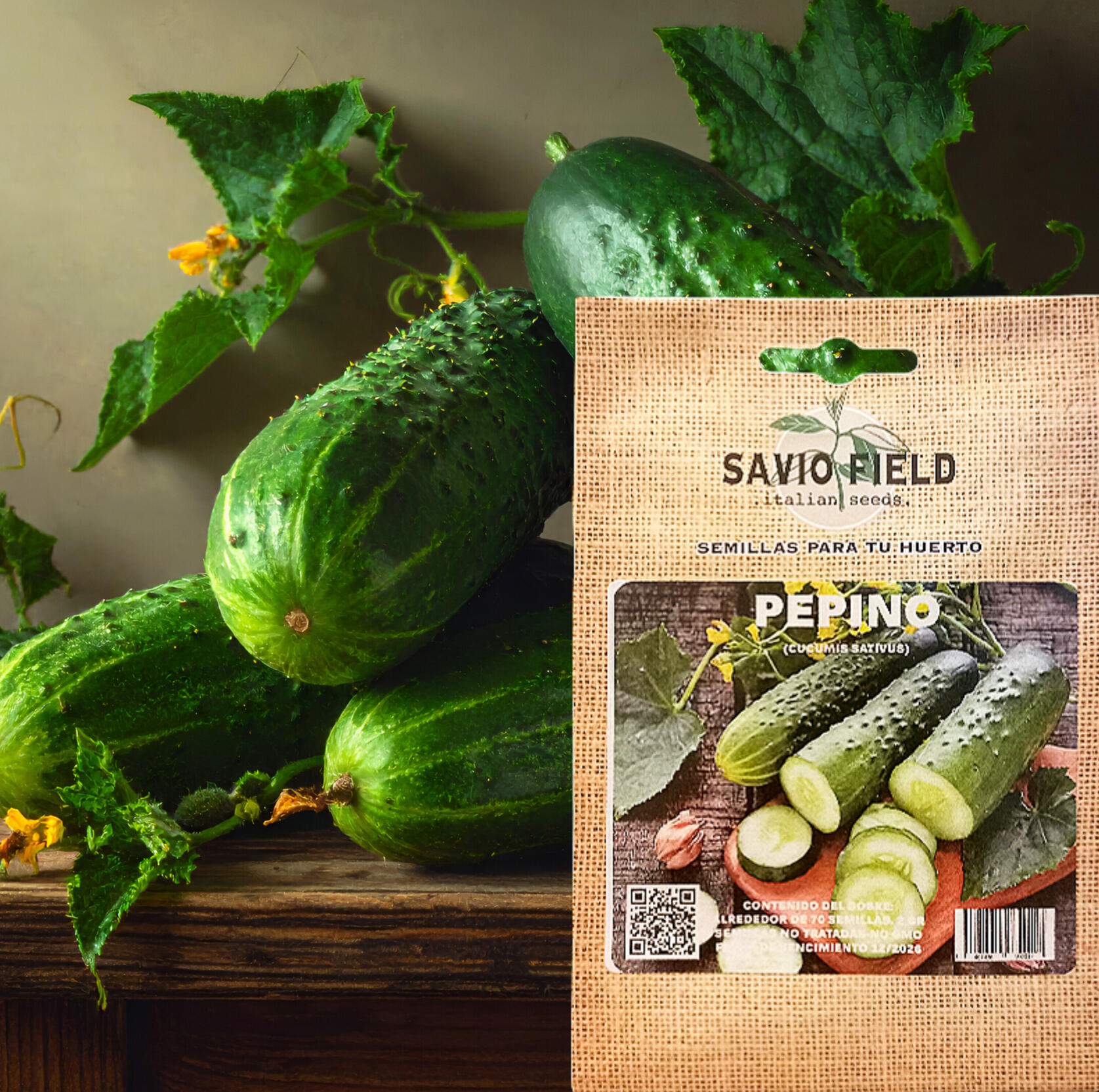 Pepino (Cucumis sativus) Características: Fruto alargado, piel verde, textura acolchada y refrescante. Vitaminas: C, K, B5 y pequeñas cantidades de A.